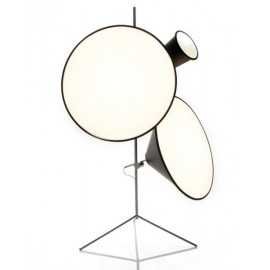 Lampadaire design cone tripod stand